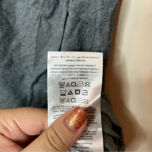 ☀️GUESS Graphic Oversized Distressed Funny Tshirt - Picture 8 of 8